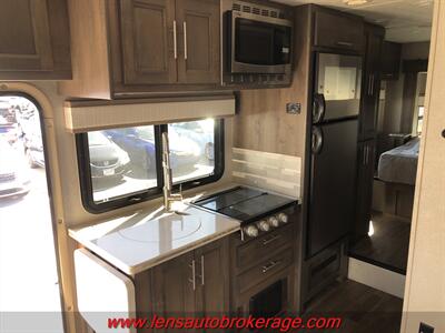 2019 Mercedes-Benz Sprinter 4500  *Super Nice RV! - Photo 16 - Tucson, AZ 85705