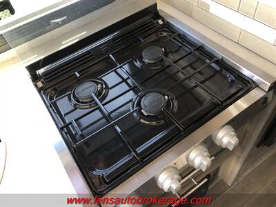 2019 Mercedes-Benz Sprinter 4500  *Super Nice RV! - Photo 19 - Tucson, AZ 85705