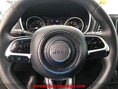 2018 Jeep Compass Sport 6 Speed   - Photo 12 - Tucson, AZ 85705