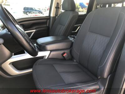 2017 Nissan Titan SV  *Bad A$$ SuperCrew 4x4! - Photo 12 - Tucson, AZ 85705