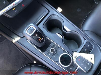 2019 Cadillac XT4 Sport  **ONLY 63K MILES** - Photo 13 - Tucson, AZ 85705