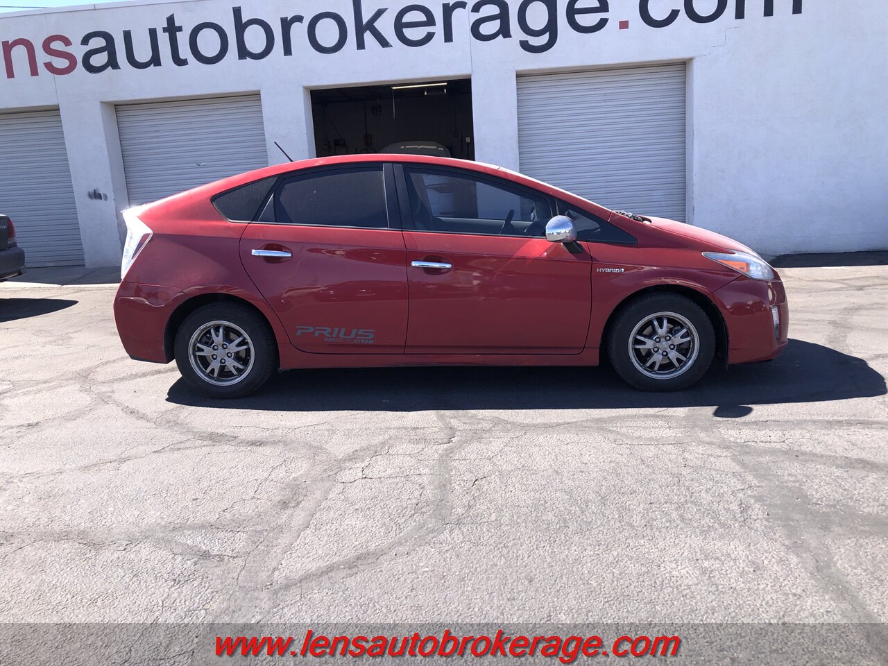 2010 Toyota Prius III  *Trade In Special! - Photo 1 - Tucson, AZ 85705