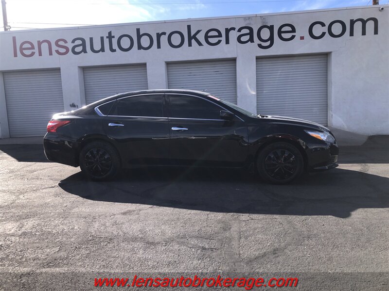 2016 Nissan Altima 2.5  *Trade In Special!