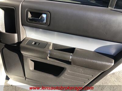 2015 Ford Flex SEL  *Just Hit The Lot! - Photo 19 - Tucson, AZ 85705