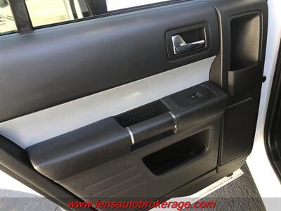 2015 Ford Flex SEL  *Just Hit The Lot! - Photo 16 - Tucson, AZ 85705
