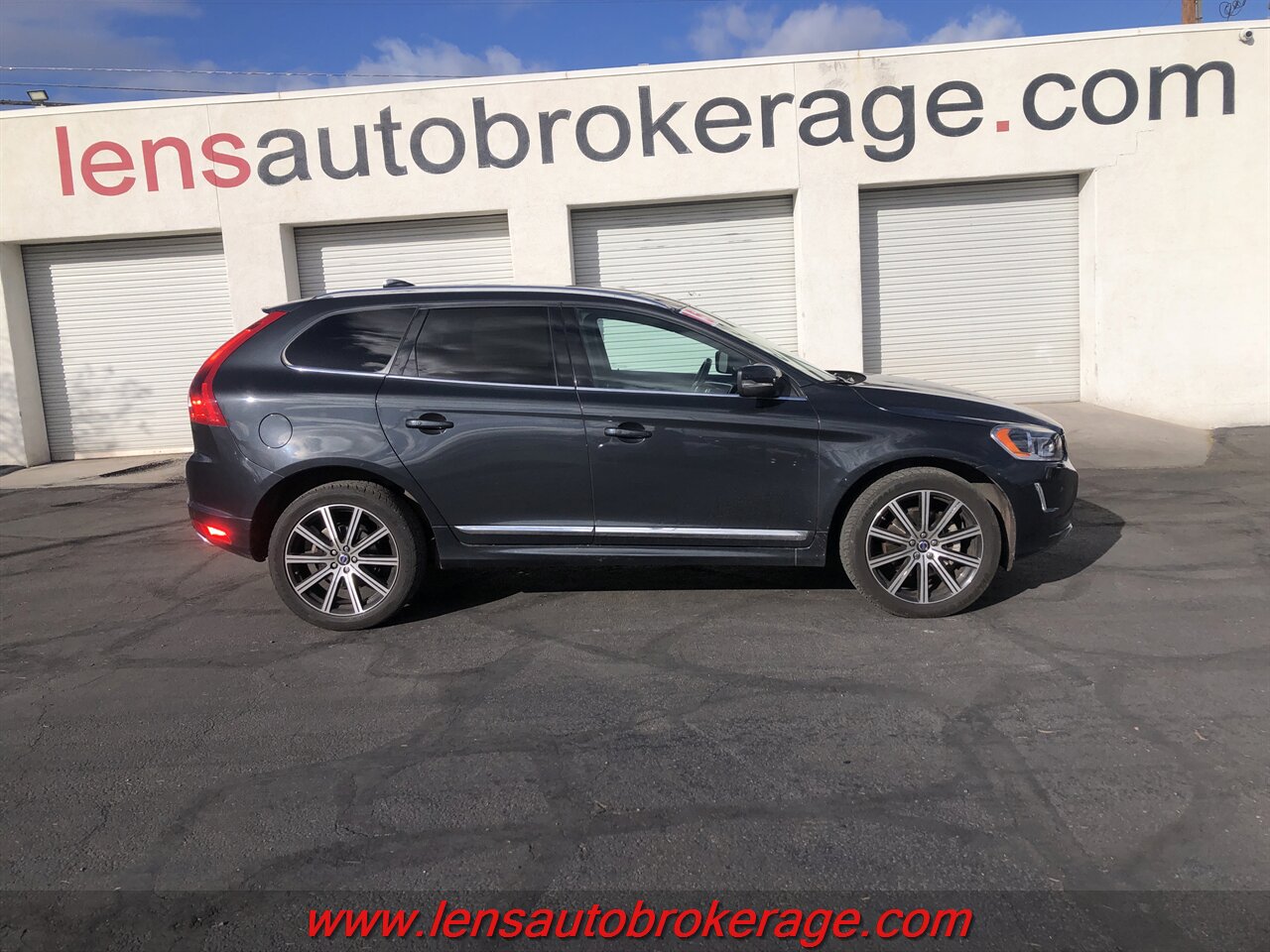 2015 Volvo XC60 T6 Drive-E Platinum  *Coming Soon! - Photo 1 - Tucson, AZ 85705