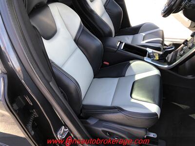 2015 Volvo XC60 T6 Drive-E Platinum  *One Sweet SUV! - Photo 24 - Tucson, AZ 85705