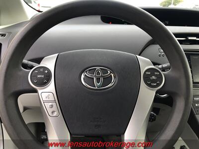 2011 Toyota Prius Three  *Super Clean Carfax 1 Owner Fuel Saver! - Photo 12 - Tucson, AZ 85705
