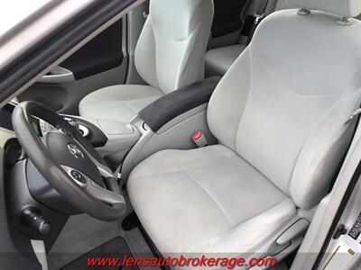 2011 Toyota Prius Three  *Super Clean Carfax 1 Owner Fuel Saver! - Photo 11 - Tucson, AZ 85705