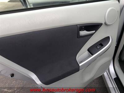 2011 Toyota Prius Three  *Super Clean Carfax 1 Owner Fuel Saver! - Photo 15 - Tucson, AZ 85705