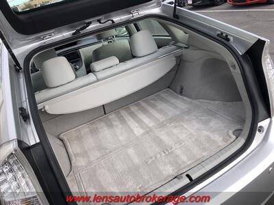 2011 Toyota Prius Three  *Super Clean Carfax 1 Owner Fuel Saver! - Photo 17 - Tucson, AZ 85705