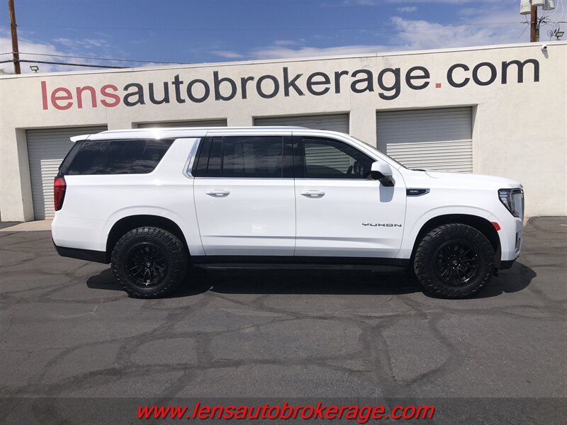 2022 GMC Yukon SLE  *Roomy 2wd With A Great Look!