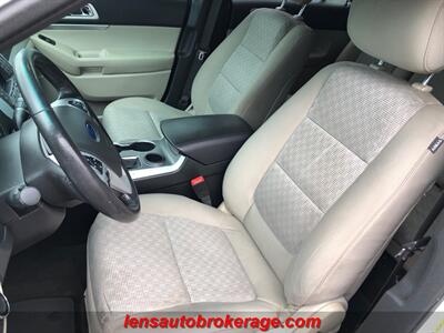 2015 Ford Explorer XLT  **CARFAX 1 OWNER** - Photo 12 - Tucson, AZ 85705