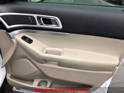 2015 Ford Explorer XLT  **CARFAX 1 OWNER** - Photo 23 - Tucson, AZ 85705