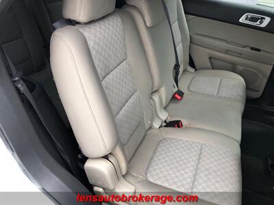 2015 Ford Explorer XLT  **CARFAX 1 OWNER** - Photo 21 - Tucson, AZ 85705