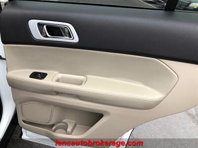 2015 Ford Explorer XLT  **CARFAX 1 OWNER** - Photo 20 - Tucson, AZ 85705