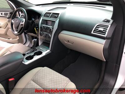 2015 Ford Explorer XLT  **CARFAX 1 OWNER** - Photo 24 - Tucson, AZ 85705