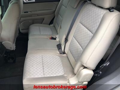 2015 Ford Explorer XLT  **CARFAX 1 OWNER** - Photo 17 - Tucson, AZ 85705