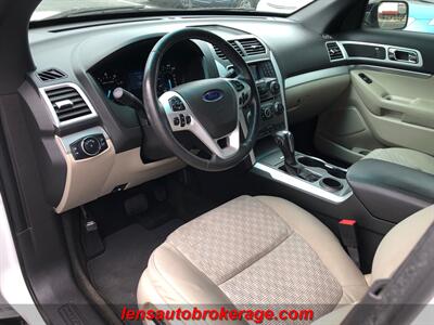 2015 Ford Explorer XLT  **CARFAX 1 OWNER** - Photo 10 - Tucson, AZ 85705