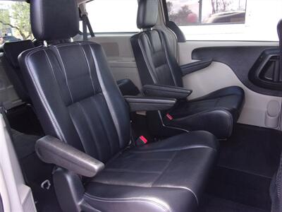 2014 Chrysler Town & Country Touring   - Photo 10 - Tucson, AZ 85716