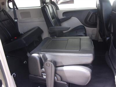 2014 Chrysler Town & Country Touring   - Photo 13 - Tucson, AZ 85716
