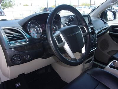 2014 Chrysler Town & Country Touring   - Photo 18 - Tucson, AZ 85716