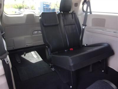 2014 Chrysler Town & Country Touring   - Photo 14 - Tucson, AZ 85716
