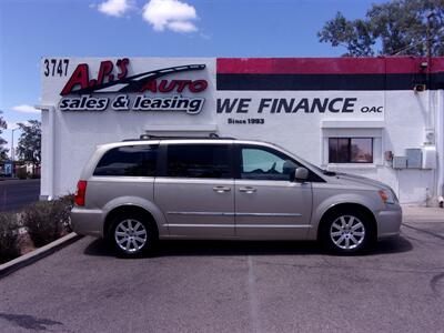 2014 Chrysler Town & Country Touring   - Photo 9 - Tucson, AZ 85716