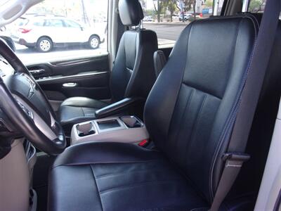 2014 Chrysler Town & Country Touring   - Photo 17 - Tucson, AZ 85716