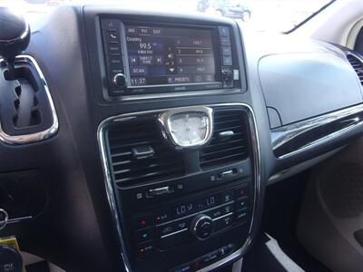 2014 Chrysler Town & Country Touring   - Photo 21 - Tucson, AZ 85716