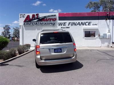 2014 Chrysler Town & Country Touring   - Photo 4 - Tucson, AZ 85716