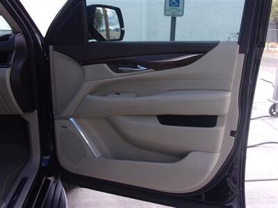 2017 Cadillac Escalade Luxury   - Photo 12 - Tucson, AZ 85716