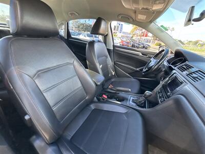 2018 Volkswagen Passat 2.0T S   - Photo 12 - 