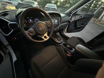 2020 Kia Soul S   - Photo 13 - 