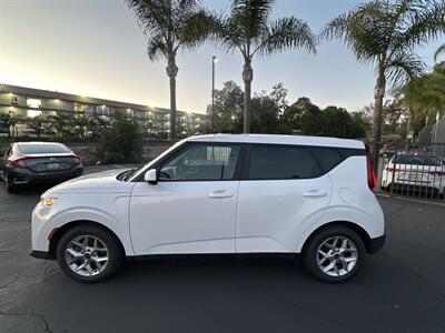 2020 Kia Soul S   - Photo 8 - 