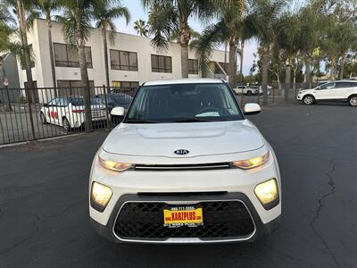 2020 Kia Soul S   - Photo 2 - 