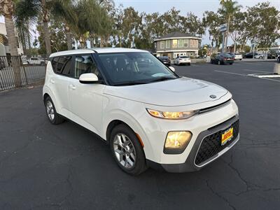 2020 Kia Soul S   - Photo 3 - 