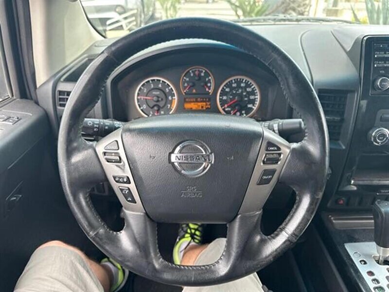 2013 Nissan Titan SV photo