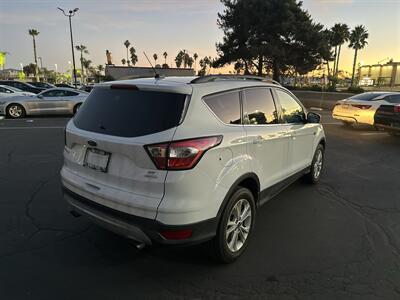 2018 Ford Escape SE - Photo 5 -