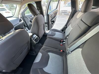 2016 Jeep Cherokee Sport   - Photo 12 - 