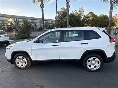 2016 Jeep Cherokee Sport   - Photo 8 - 