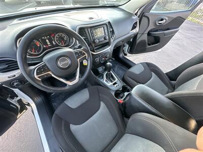 2016 Jeep Cherokee Sport   - Photo 13 - 