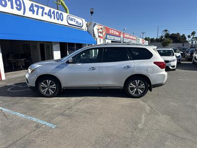 2017 Nissan Pathfinder SL - Photo 2 - National City, CA 91950