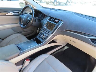 2017 Lincoln MKZ Hybrid Hybrid Reserve - Photo 2 - Lake Havasu City, AZ 86403