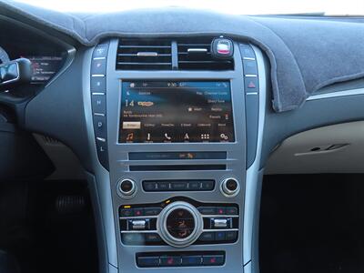 2017 Lincoln MKZ Hybrid Hybrid Reserve - Photo 16 - Lake Havasu City, AZ 86403
