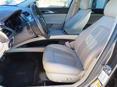 2017 Lincoln MKZ Hybrid Hybrid Reserve - Photo 8 - Lake Havasu City, AZ 86403