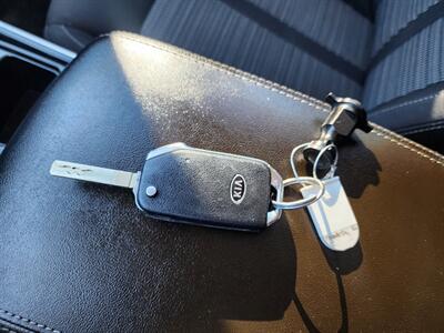 2021 Kia Sorento LX - Photo 27 - Lake Havasu City, AZ 86403