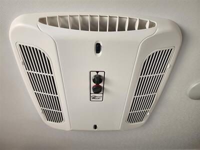 2024 Forest River Cherokee   - Photo 18 - Lake Havasu City, AZ 86403