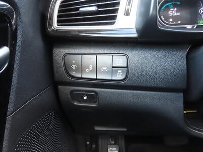 2019 Kia Niro EX   - Photo 16 - Lake Havasu City, AZ 86403