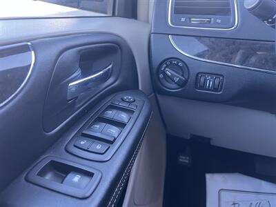 2013 Chrysler Town and Country Touring   - Photo 6 - Fruitland, ID 83619